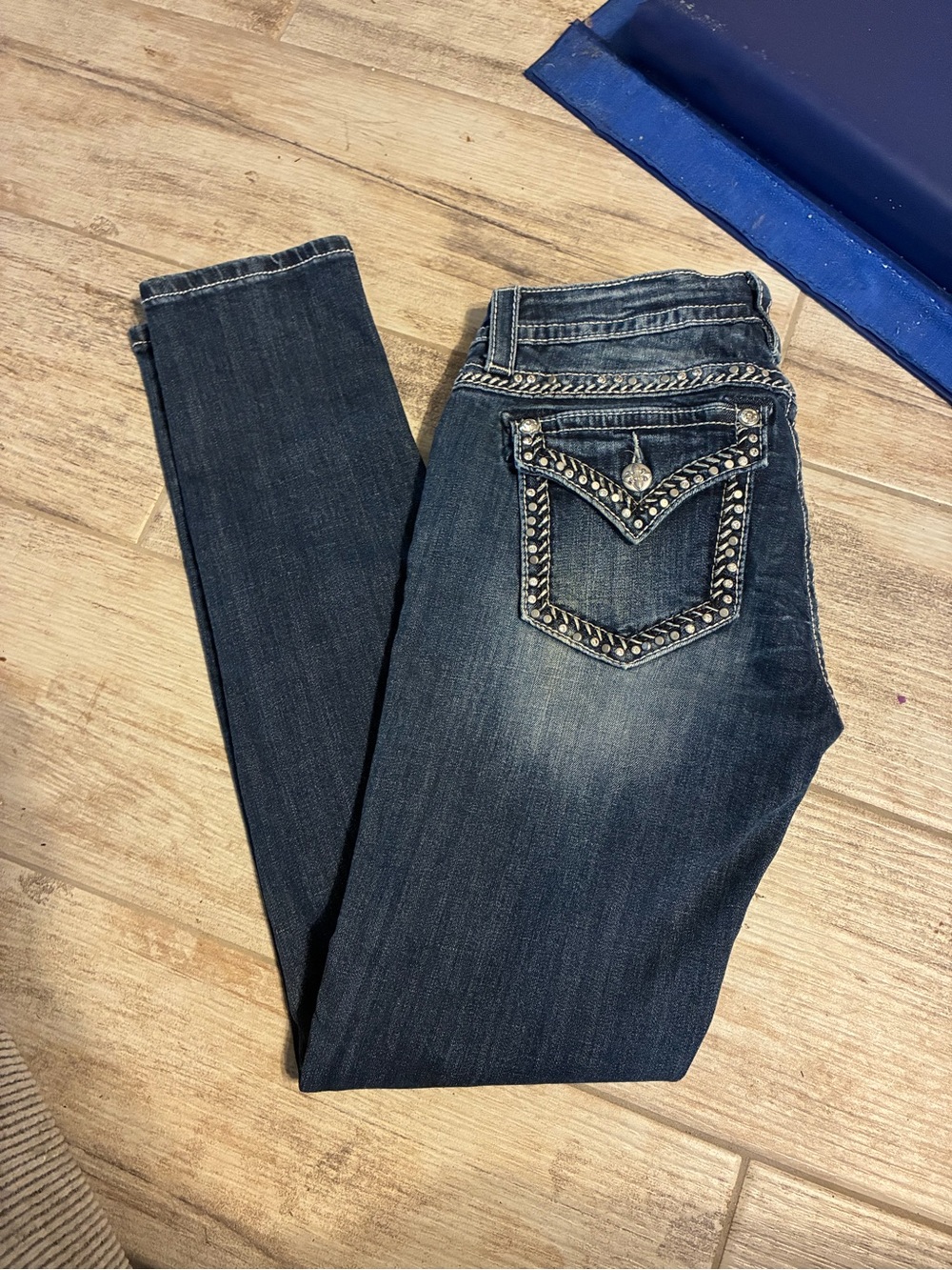 Miss Me Mid rise Skinny Blue Jean Size 28- Excellent Condition